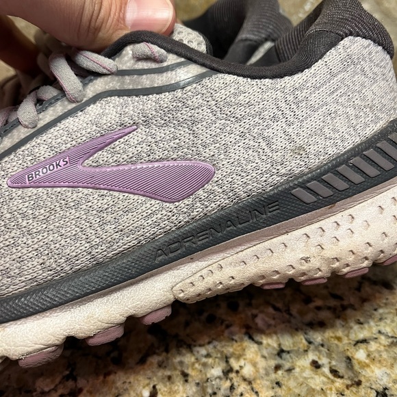 Women’s Brooks running shoes - Picture 2 of 8